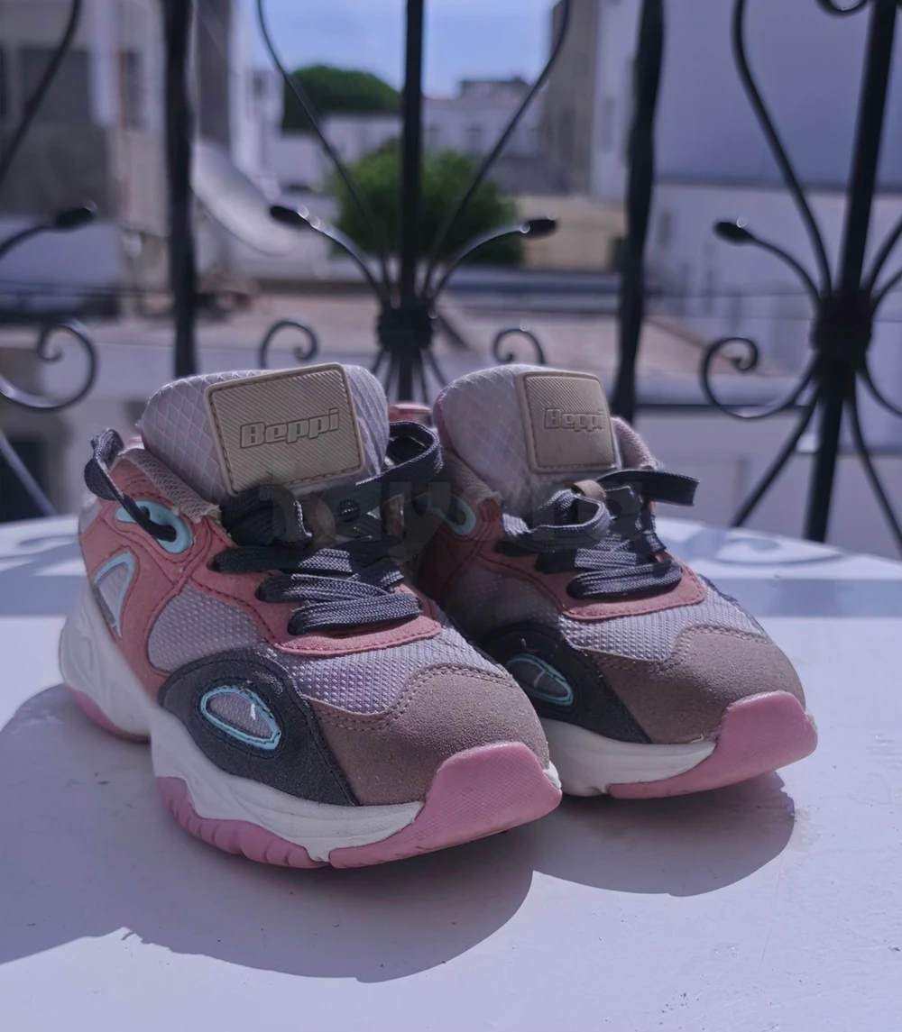 Sneakers