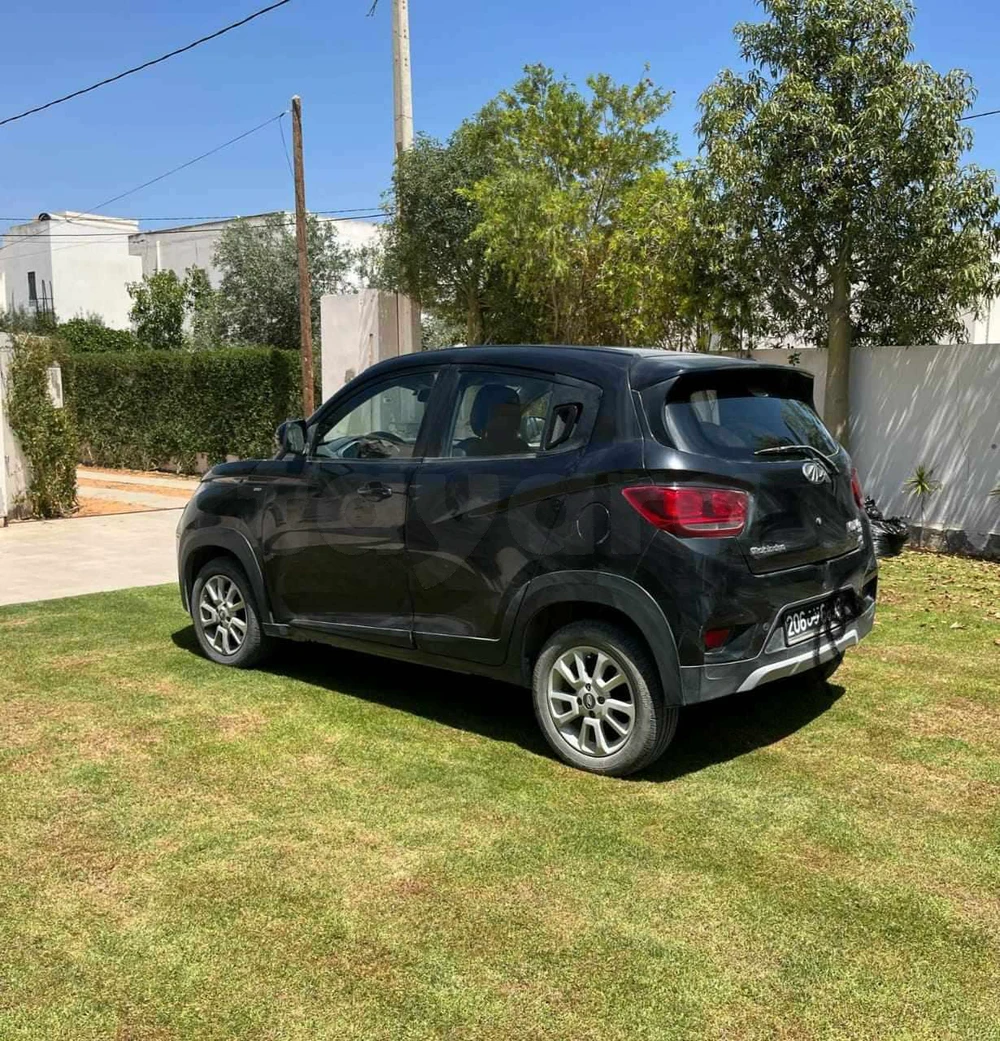 Carte voiture Mahindra Hover
