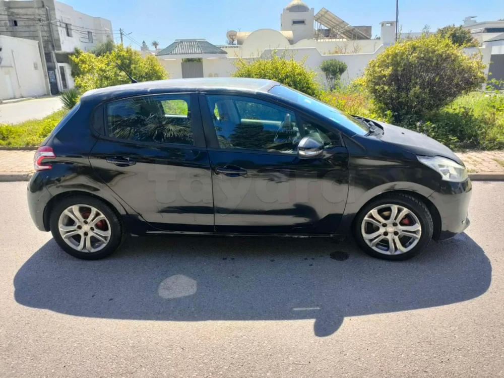 Carte voiture Peugeot 208