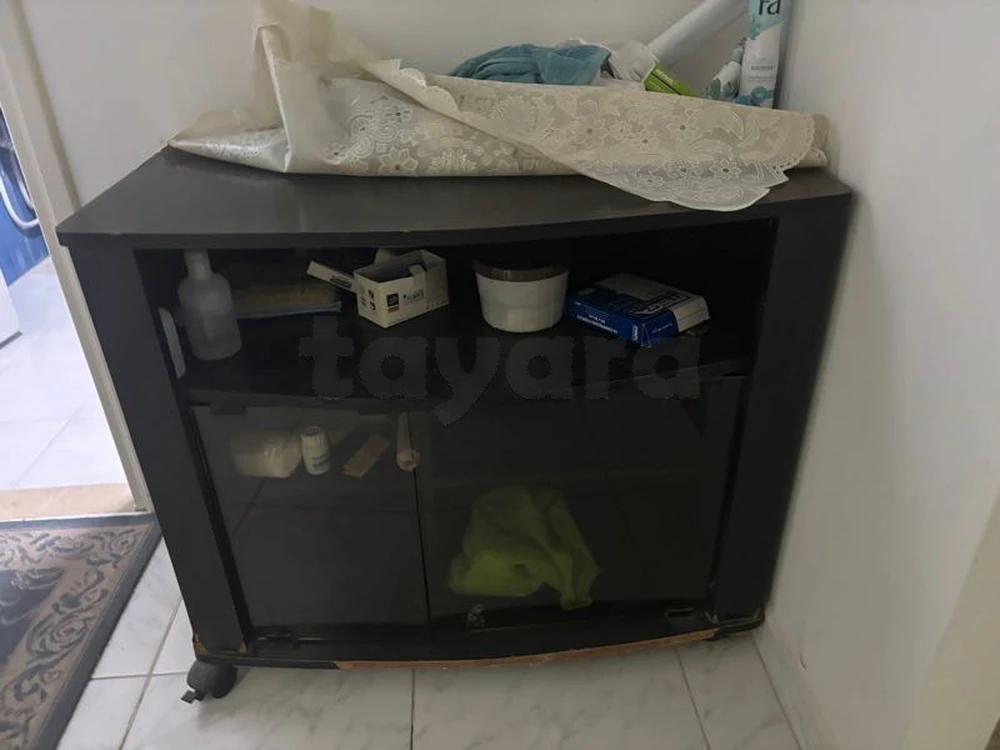 À vendre – Argentier, bureau et meuble TV ancien