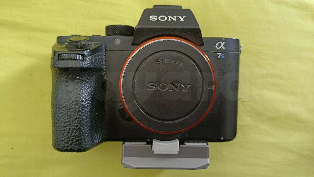 Sony A7SII + DJI Mic 3 + DJI RS Mini 3 + Flash + Sac à dos